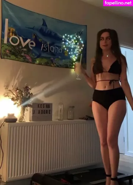 Dodie Clark OnlyFans Thumbnail #287yFt9nNw