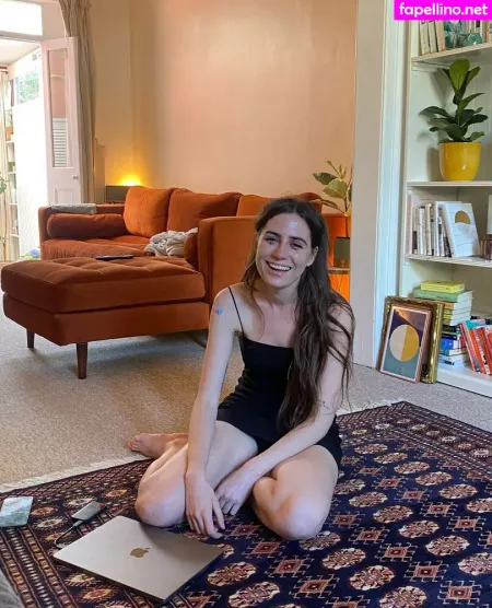 Dodie Clark OnlyFans Thumbnail #L45bk7Phz4