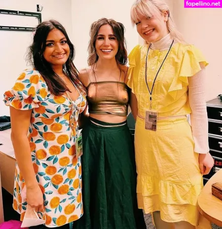 Dodie Clark OnlyFans Thumbnail #ToYgPp4SGl