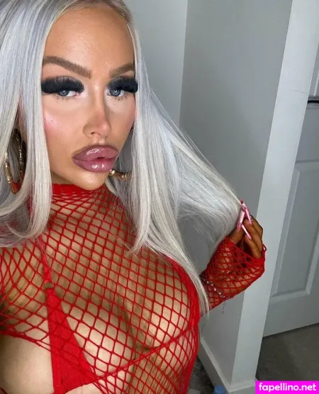 Dolly Bitch Main Profile Photo