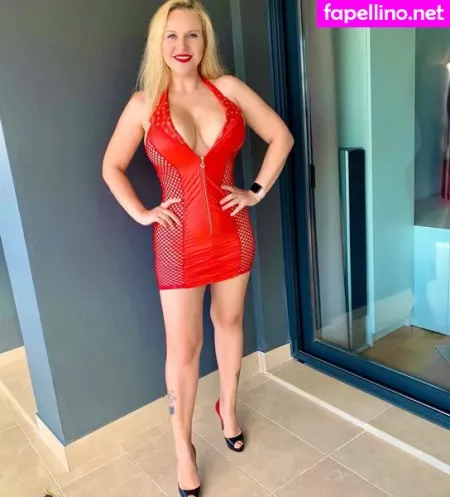 Dolly Fox OnlyFans Thumbnail #KIJooIQ7Mw