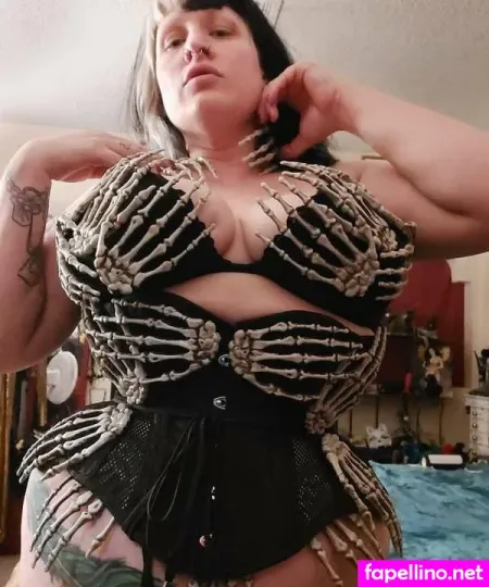 Dolly Laveau Main Profile Photo