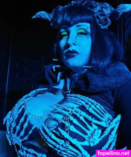 Dolly Laveau OnlyFans Thumbnail #yCIB0H43v7