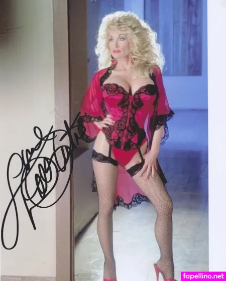 Dolly Parton OnlyFans Thumbnail #JiGzK0oftw