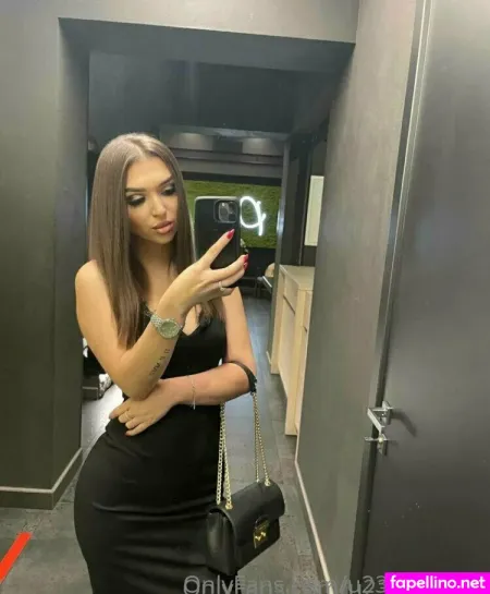 Dolly Reed OnlyFans Thumbnail #3AmBnMw7GQ