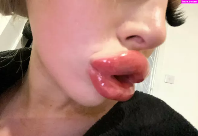 Dollybitch OnlyFans Thumbnail #Vd0jRG9QiM