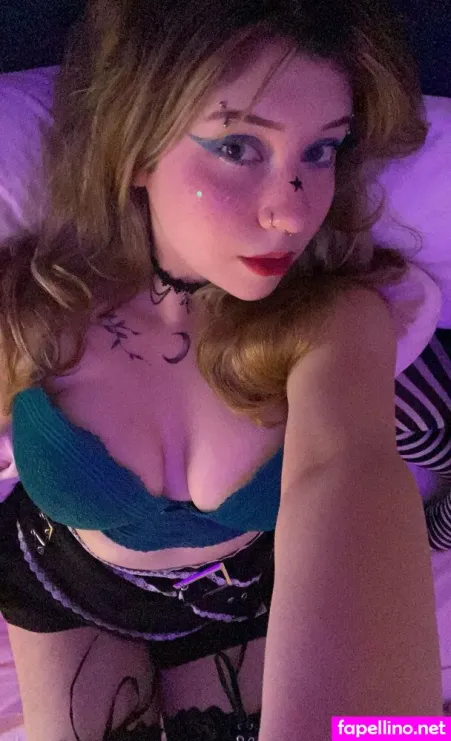 Dollygraveee OnlyFans Thumbnail #un9nD1TlIf