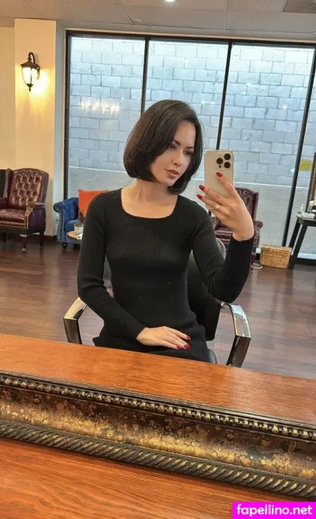 Dominatrixiris 1 Main Profile Photo