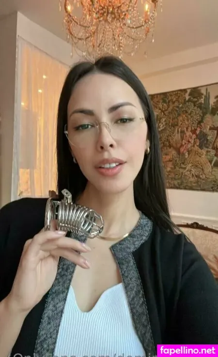 Dominatrixiris 1 OnlyFans Thumbnail #RGtgLVcShN