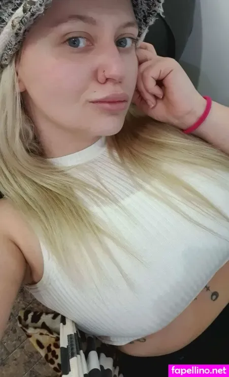 Dominique Fox OnlyFans Thumbnail #FBTsFpN2Kw