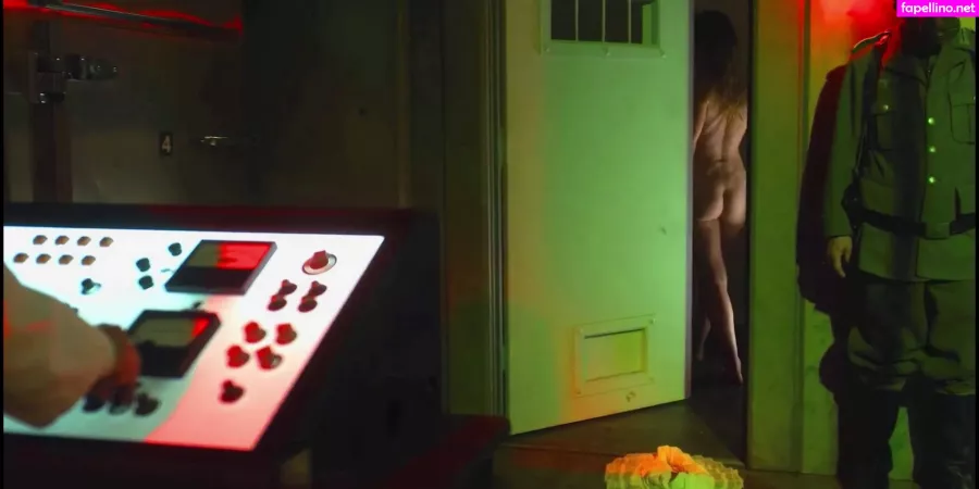 Dominique Swain OnlyFans Thumbnail #qMmNdZbTcW