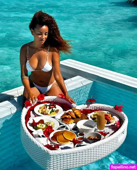 Domitila Barros OnlyFans Thumbnail #2H7lEux1VC