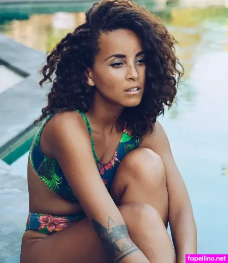 Domitila Barros OnlyFans Thumbnail #i3gZ4xoTgB