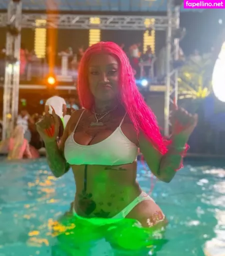 Donna Lombardi OnlyFans Thumbnail #0Hw6B7hE9S