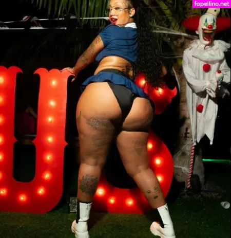 Donna Lombardi OnlyFans Thumbnail #r25oWDIcGw