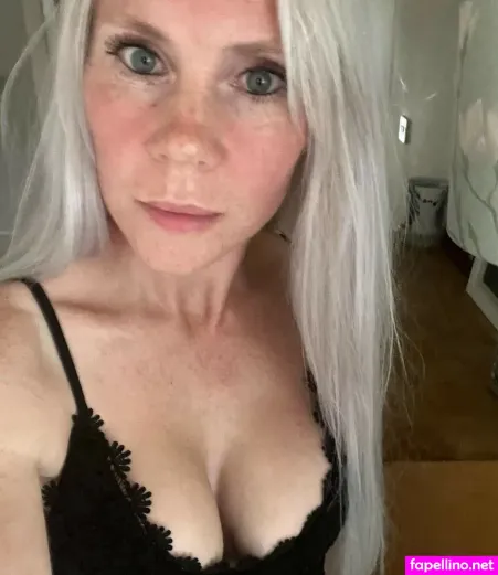 Donna Shepherd OnlyFans Thumbnail #ihLYg9TgtC