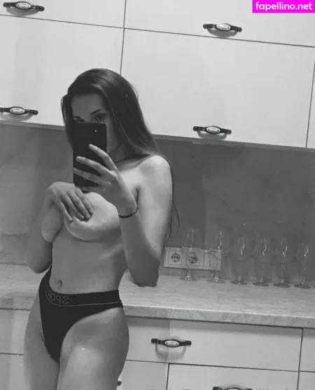 Donnafetro OnlyFans Thumbnail #4GNtqdUsv1