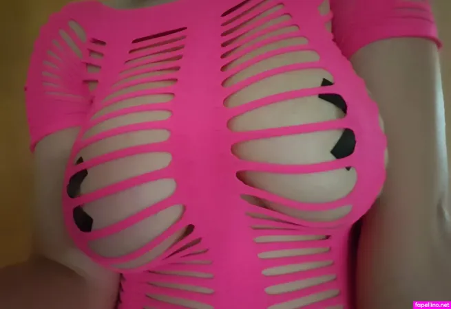 Dontthrowawaytherunt OnlyFans Thumbnail #XXQ9OfSiFM