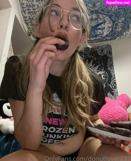 Donutlover233 OnlyFans Thumbnail #w09ulKzqIh