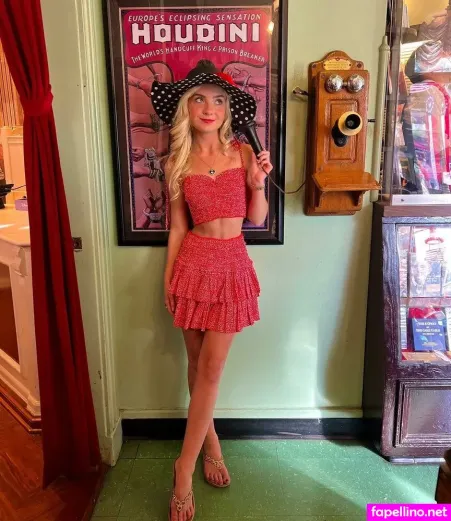 Dora Dolphin OnlyFans Thumbnail #EtvJD6Dss2