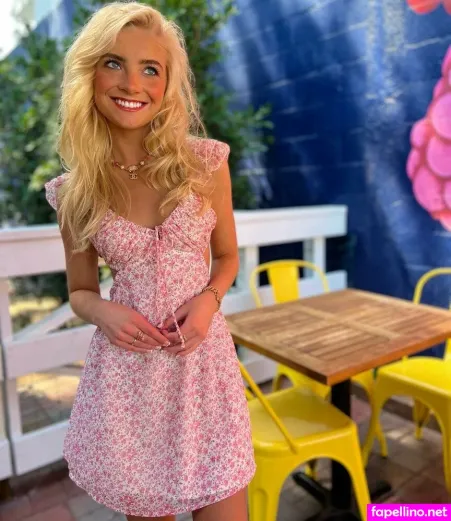 Dora Dolphin OnlyFans Thumbnail #Fgyrd4NDiq