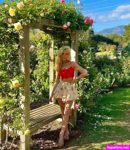 Dora Dolphin OnlyFans Thumbnail #KH2BBLFwdC