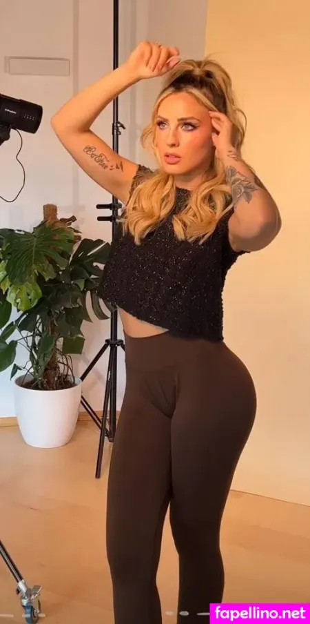 Doreen Petrova OnlyFans Thumbnail #vkT6noFEZ8