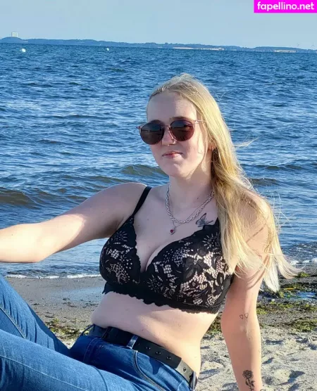 Dorfblondie OnlyFans Thumbnail #LjxJ1DGY62