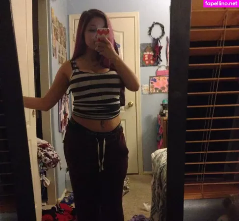Drearoseee OnlyFans Thumbnail #y87Fjqt2vv