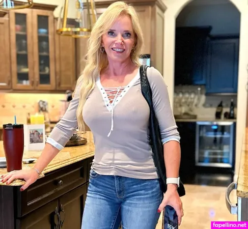 Drivingwithmelissa OnlyFans Thumbnail #IvM3PvMUHl