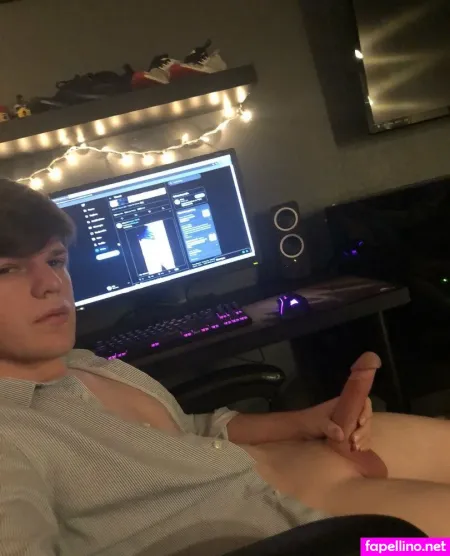 Duhcoduh OnlyFans Thumbnail #6Lv9FwCAEQ