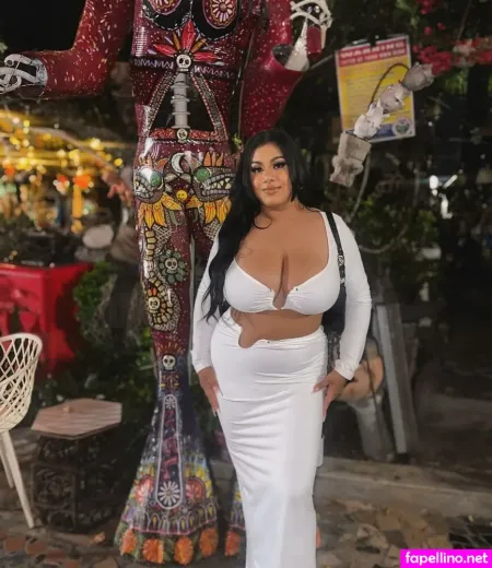 Dulce Castaneda OnlyFans Thumbnail #0Y5K2lFAe2