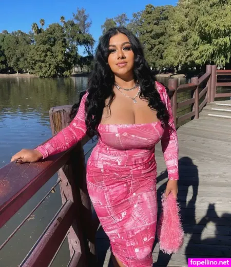 Dulce Castaneda OnlyFans Thumbnail #4jPZi4vxhW