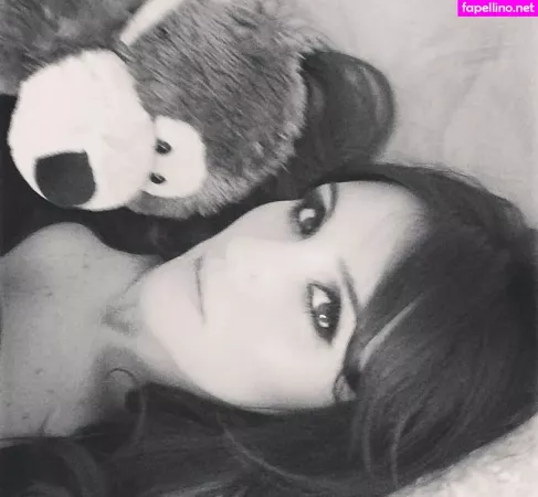 Dulce Maria OnlyFans Thumbnail #YxAtOSS4dU