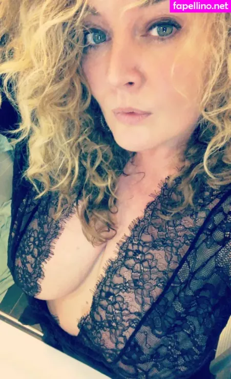Dutchcurvesinheels OnlyFans Thumbnail #5CTqjjKyRk