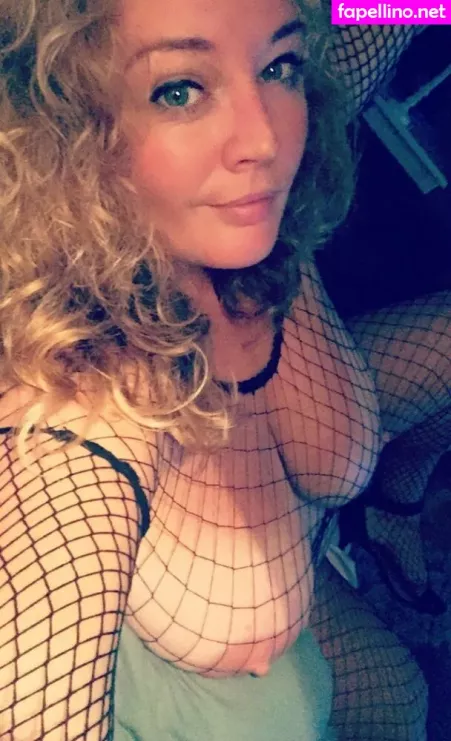 Dutchcurvesinheels OnlyFans Thumbnail #5uQYwjHl27