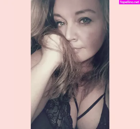 Dutchcurvesinheels OnlyFans Thumbnail #gdWHhgpHJh