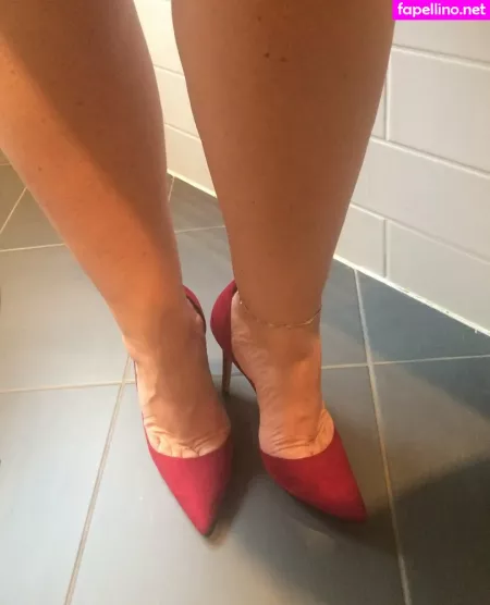 Dutchcurvesinheels OnlyFans Thumbnail #tM8ZH425SO