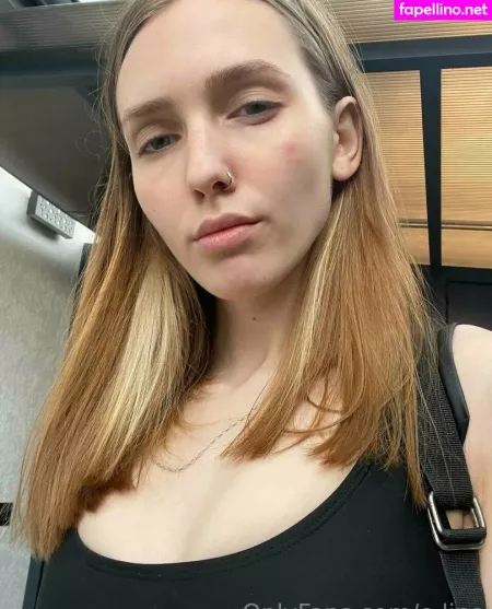 E Lina OnlyFans Thumbnail #W2f8jz1RZP