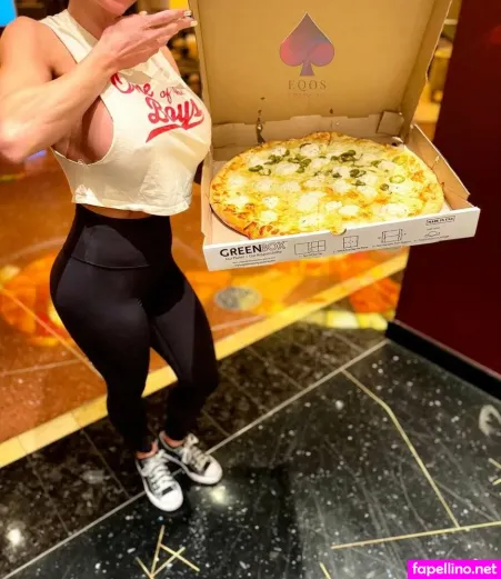 E The Queens Boobs OnlyFans Thumbnail #o8w1udkWvl