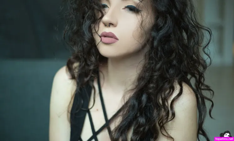 Earendil OnlyFans Thumbnail #gWAUu4BPLP