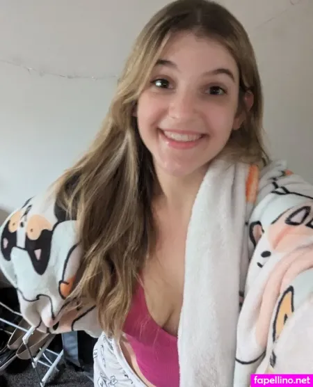 Ebee7 4 OnlyFans Thumbnail #9mBOc7husV