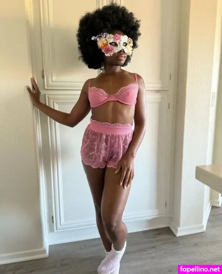 Ebonybuttspremium OnlyFans Thumbnail #7cEpiCnpeM