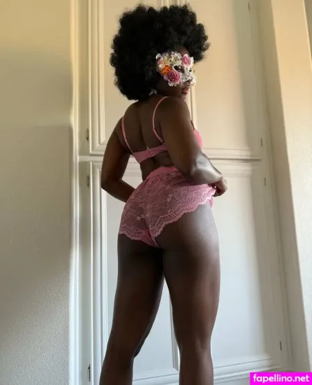 Ebonybuttspremium OnlyFans Thumbnail #TRDrZ3AGqX