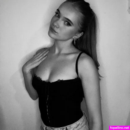 Eden Walsh OnlyFans Thumbnail #b7LjjmdesF