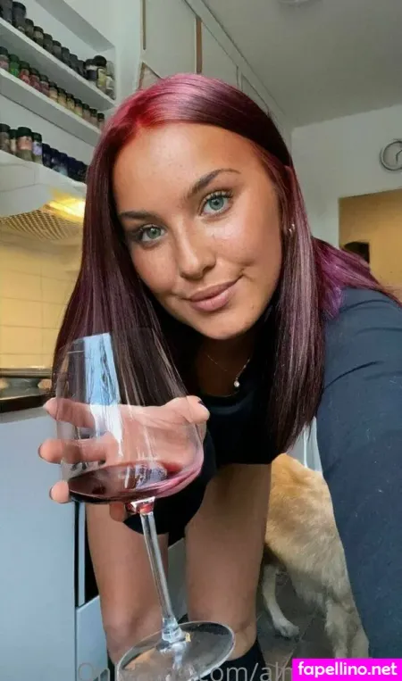 Edithbabee OnlyFans Thumbnail #XiVFjunCLs