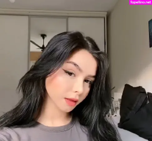 Eduarda Yuni OnlyFans Thumbnail #1Iq9Y1Bk44