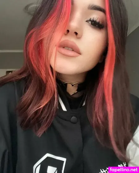 Eeemilly Main Profile Photo