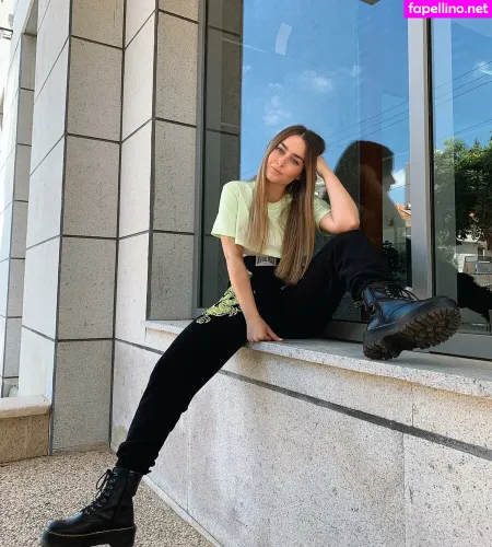 Effy Palarya OnlyFans Thumbnail #0pjZiWeg85