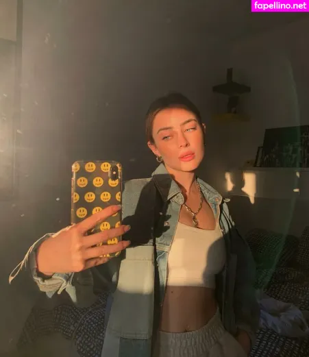 Effy Palarya OnlyFans Thumbnail #NM4tWvxzOd